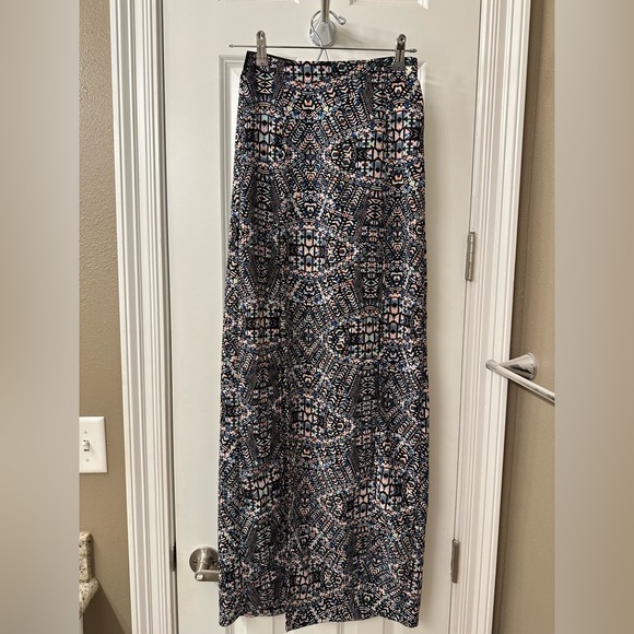 Kendall & Kylie maxi skirt with slit (XS) - Picture 1 of 2